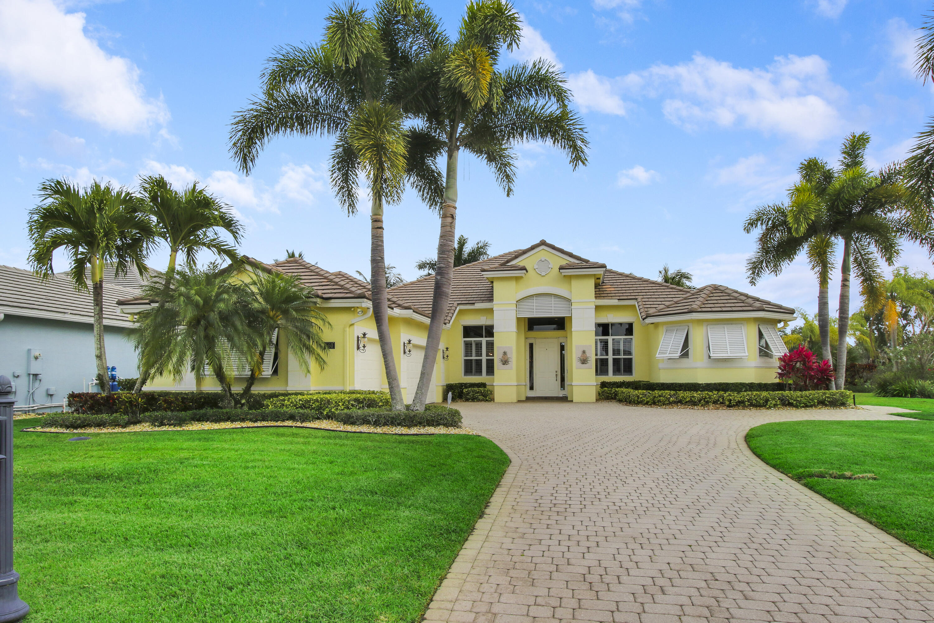 660 SW Yacht Basin Way