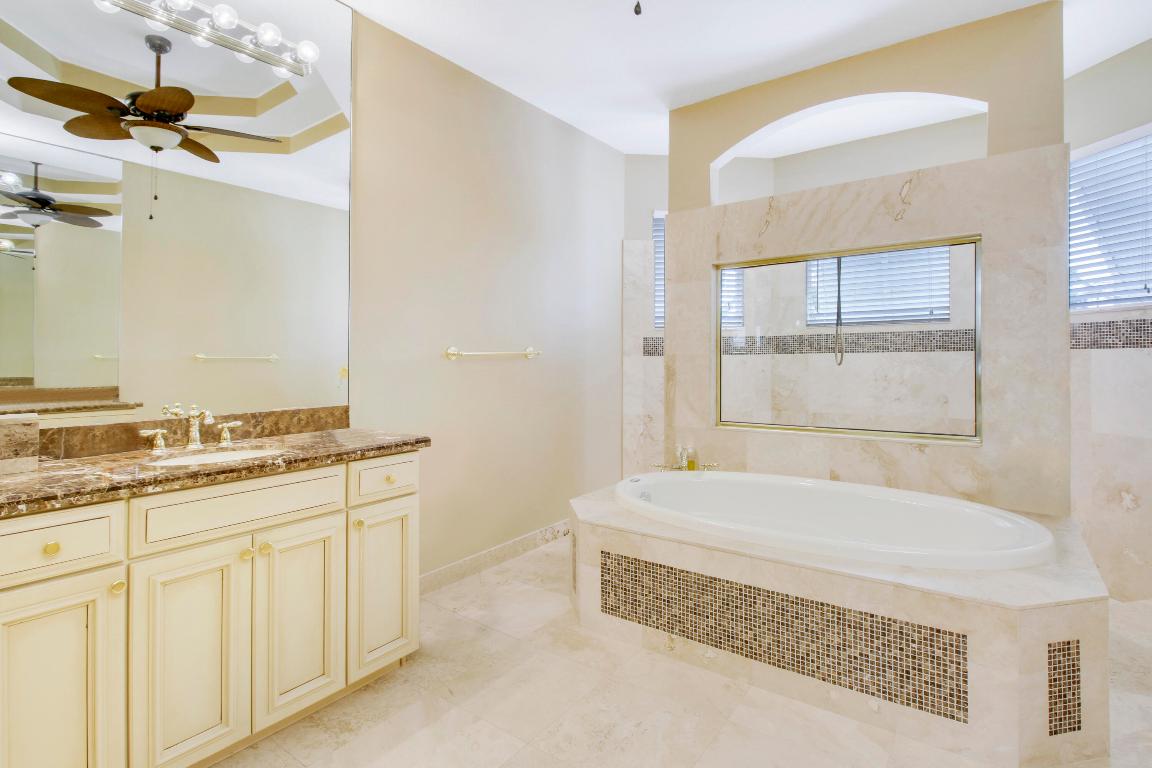 660 SW Yacht Basin Way