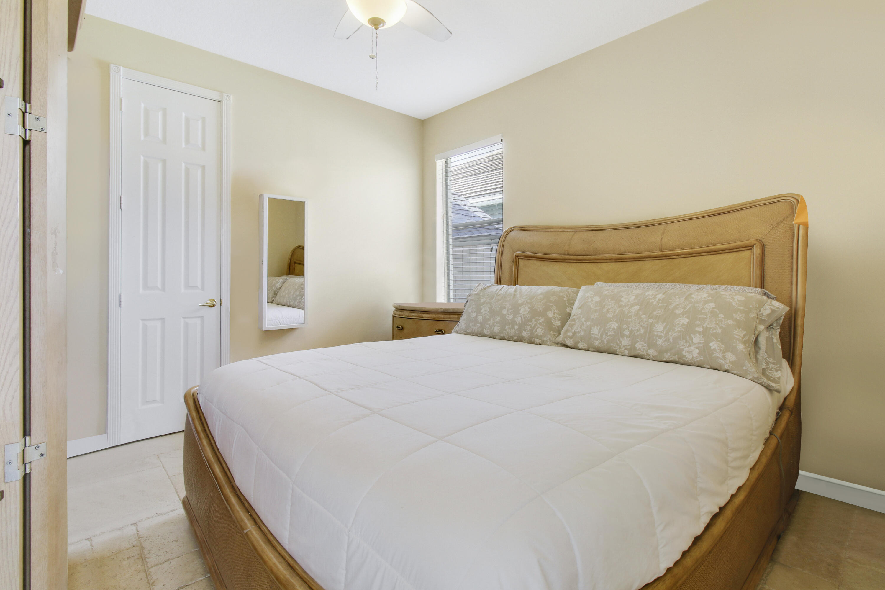 660 SW Yacht Basin Way