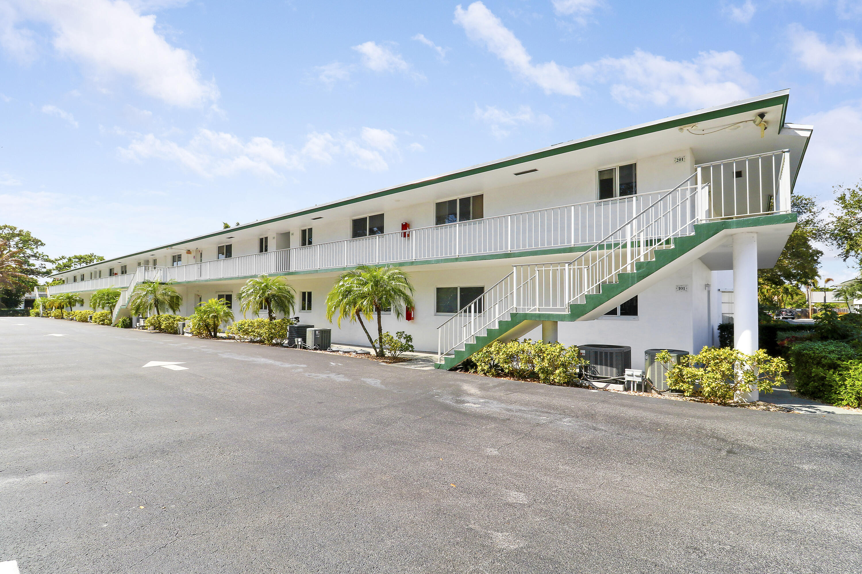 1 Garden Street 207