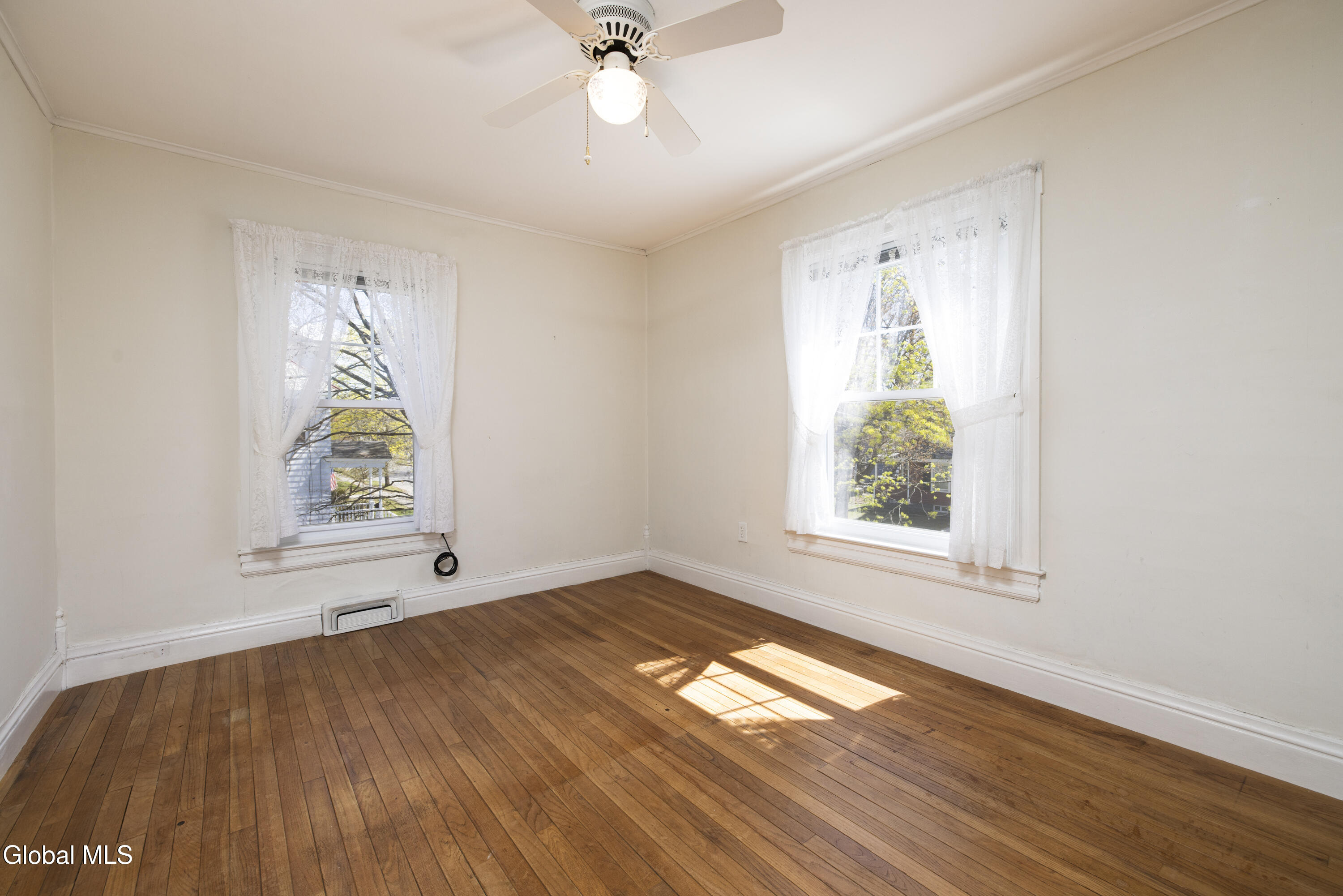 33 Sheridan Street