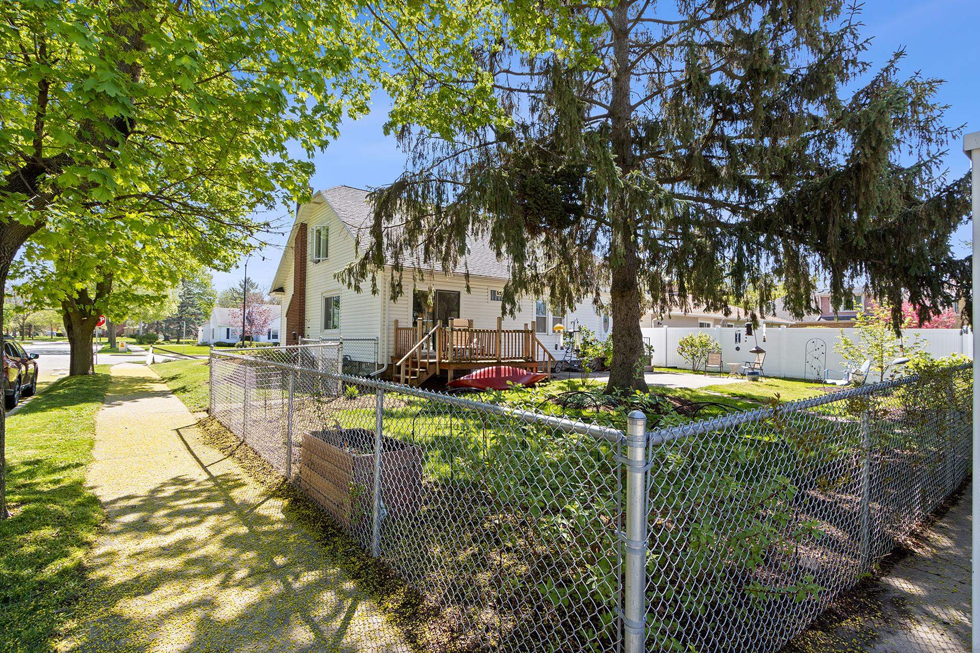 702 S East Avenue