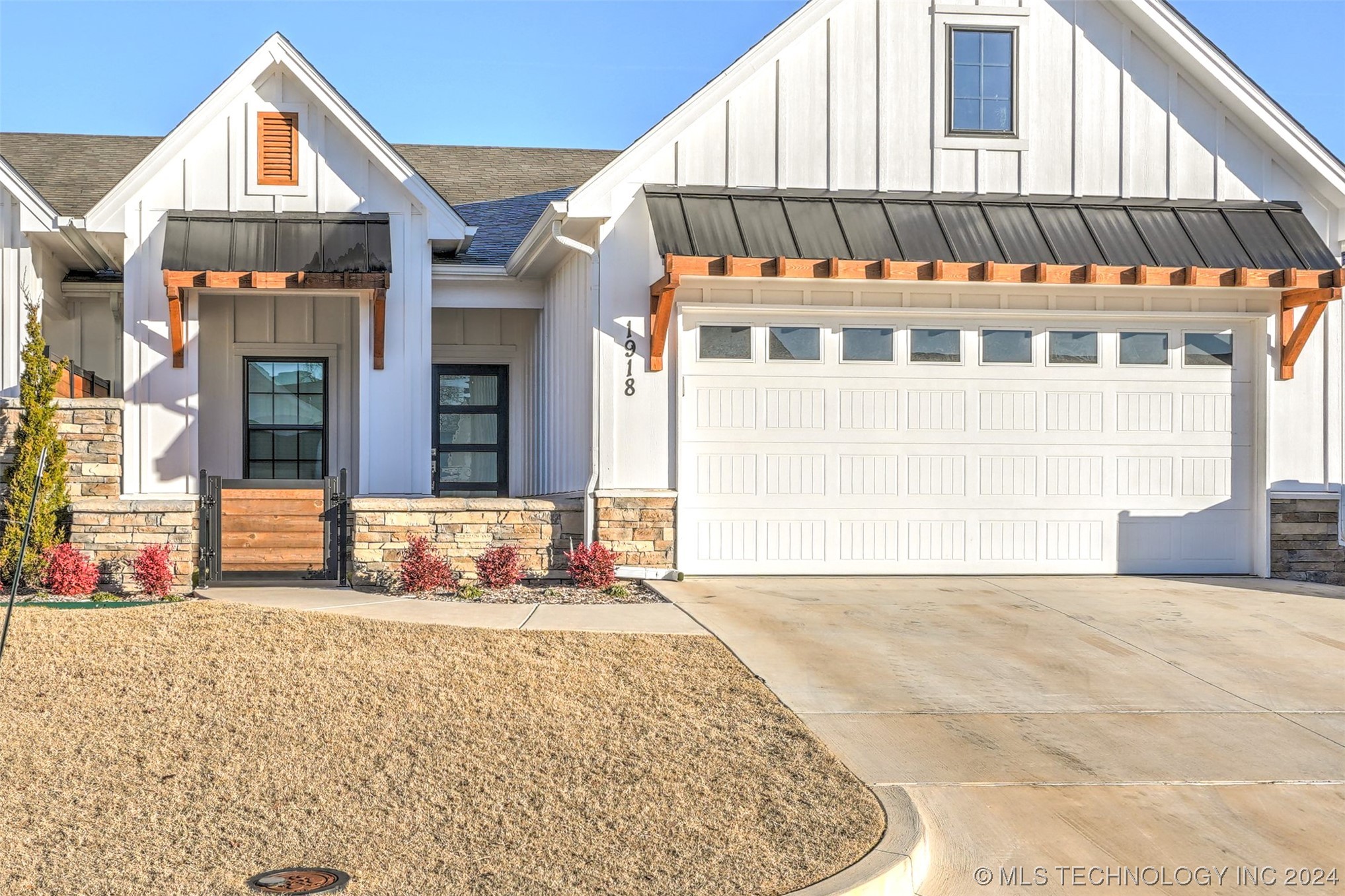 1918 W Imperial Street