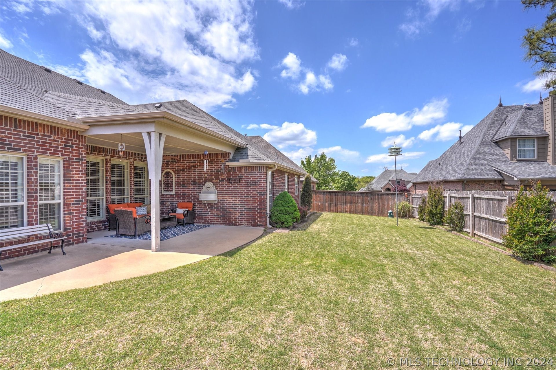 4102 W Roanoke Place
