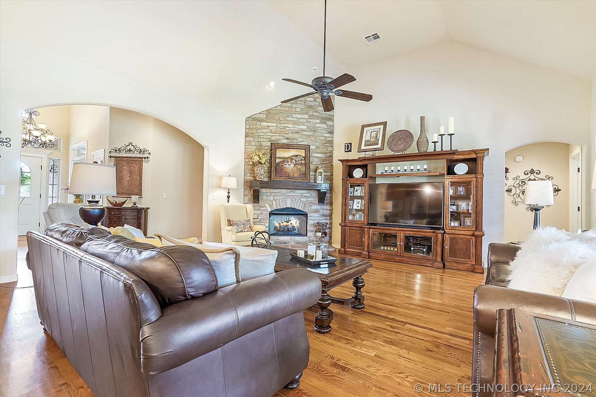 4102 W Roanoke Place