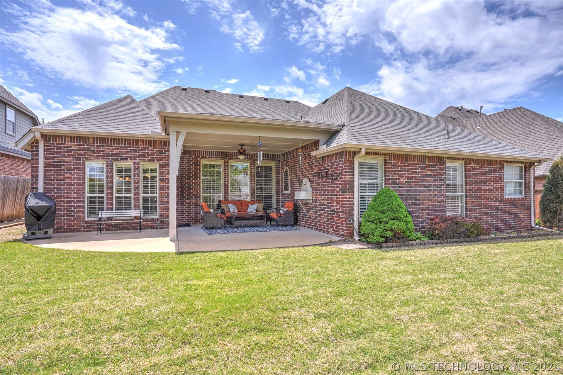4102 W Roanoke Place