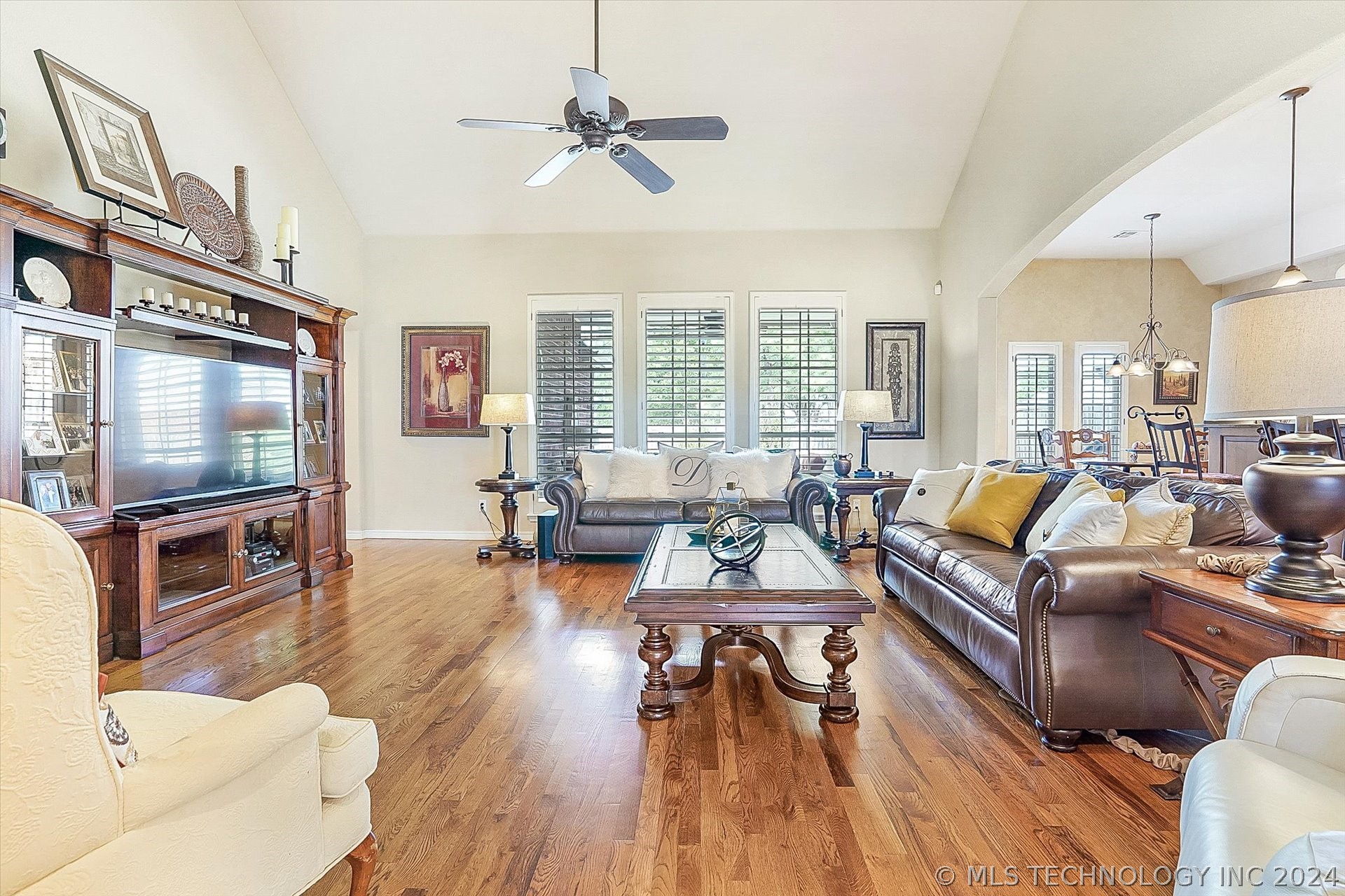 4102 W Roanoke Place