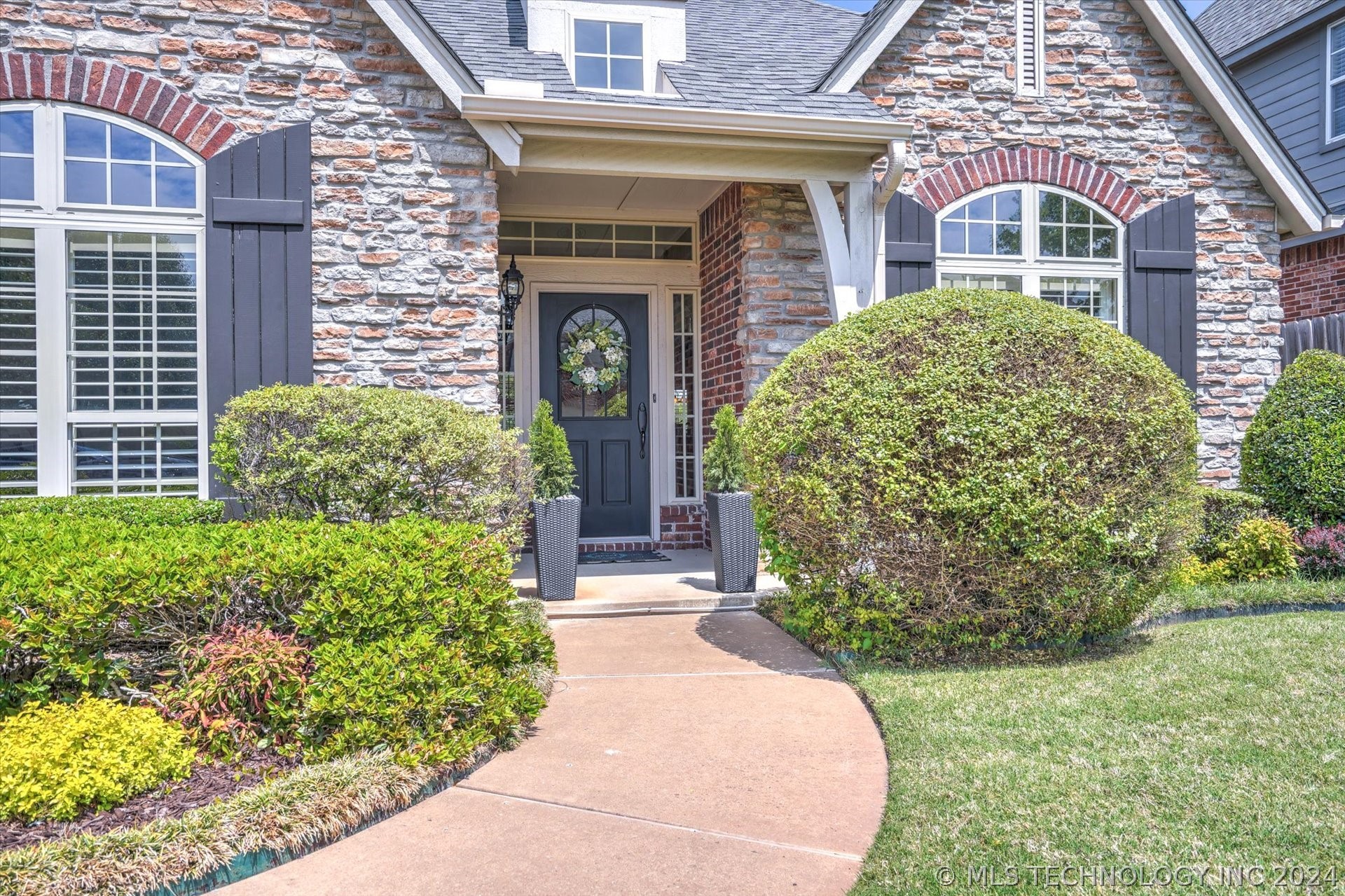 4102 W Roanoke Place