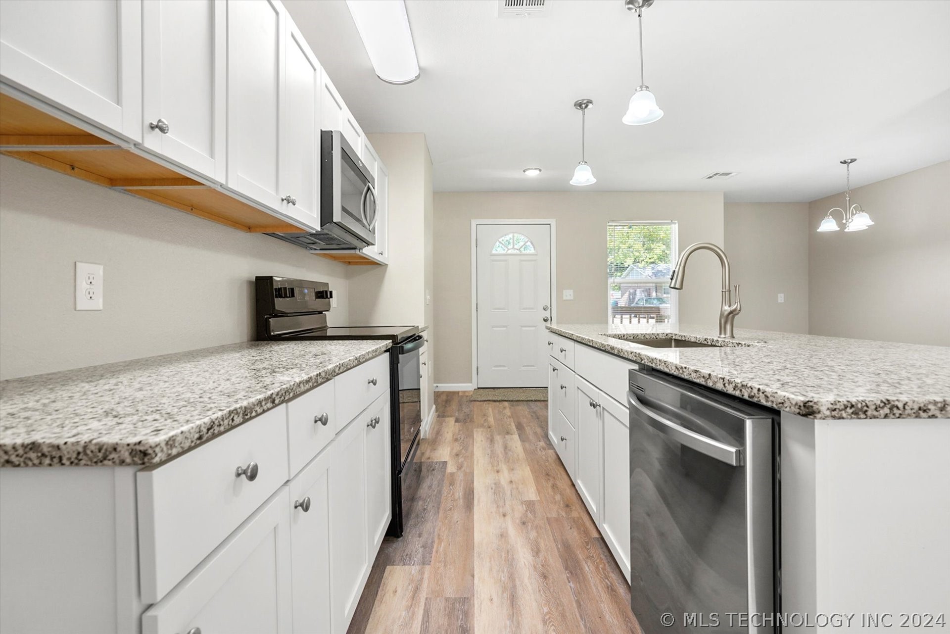 15587 S 292nd East Avenue