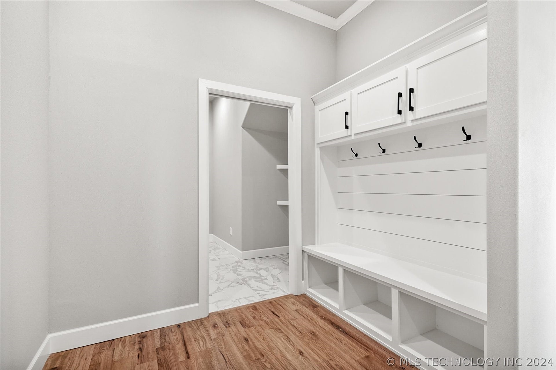 6718 S 310th Place