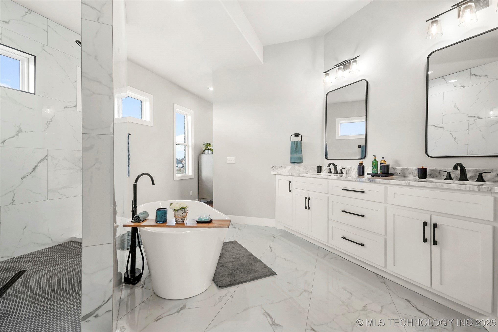6718 S 310th Place