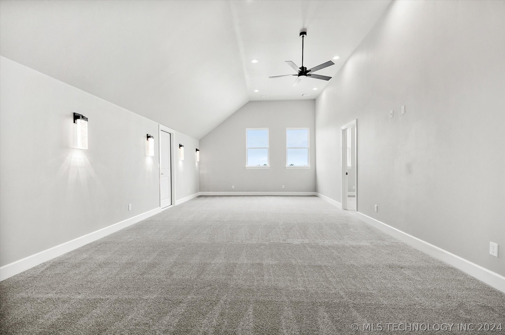 6718 S 310th Place