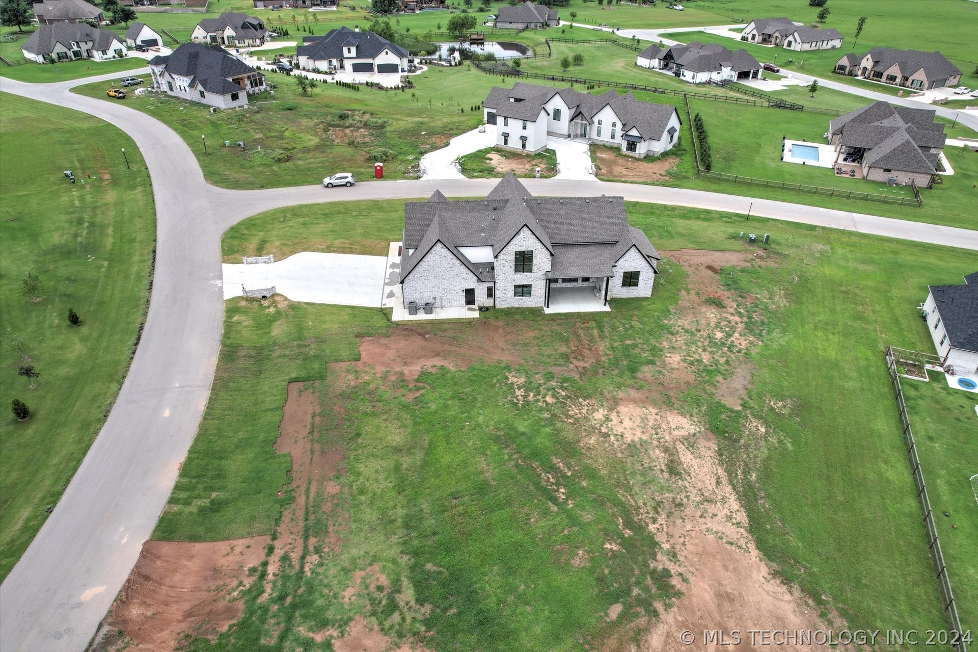 6718 S 310th Place