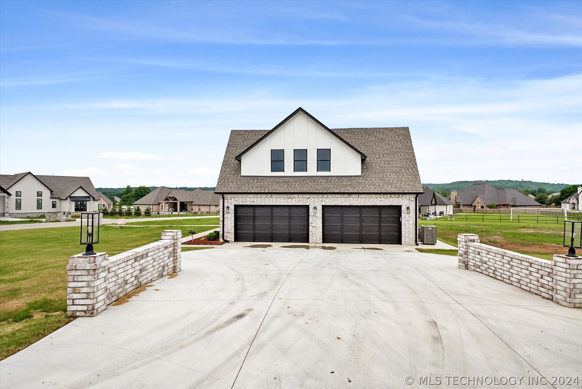 6718 S 310th Place
