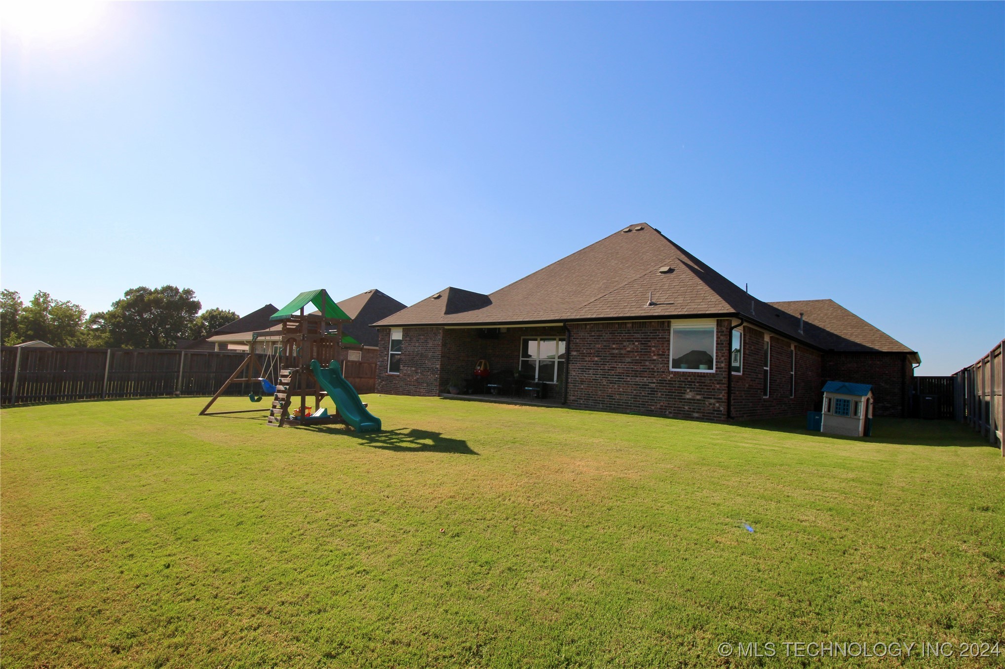 1409 E Little Rock Street