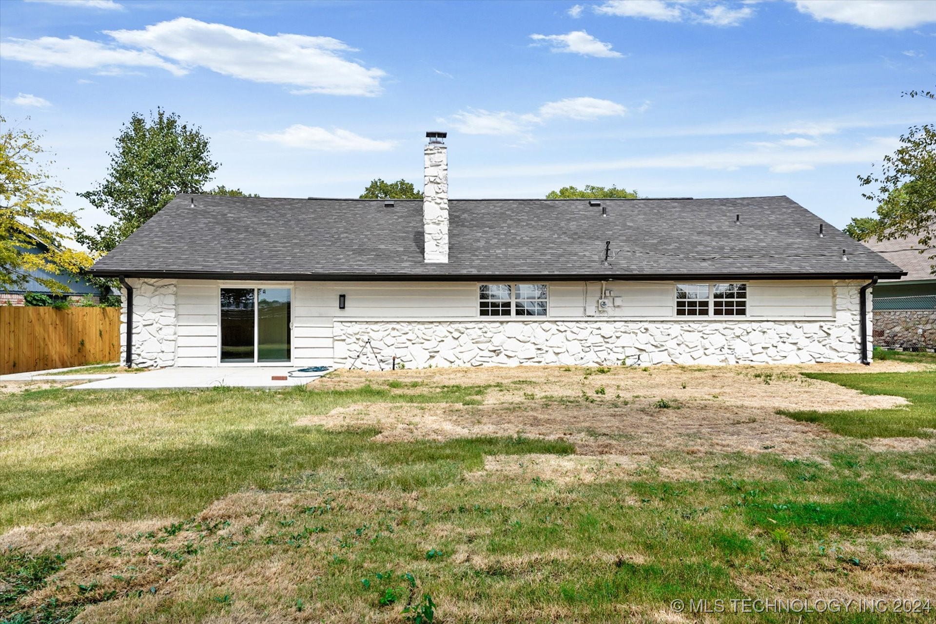 9308 E 40th Place