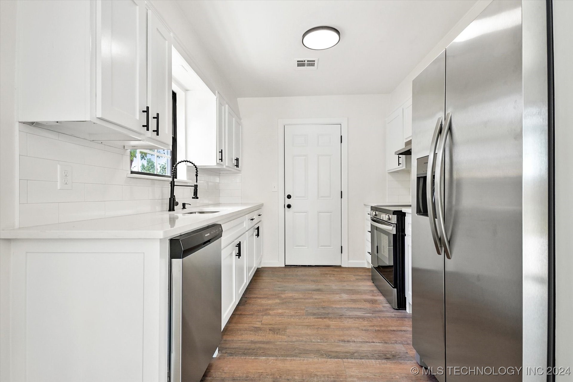 9308 E 40th Place