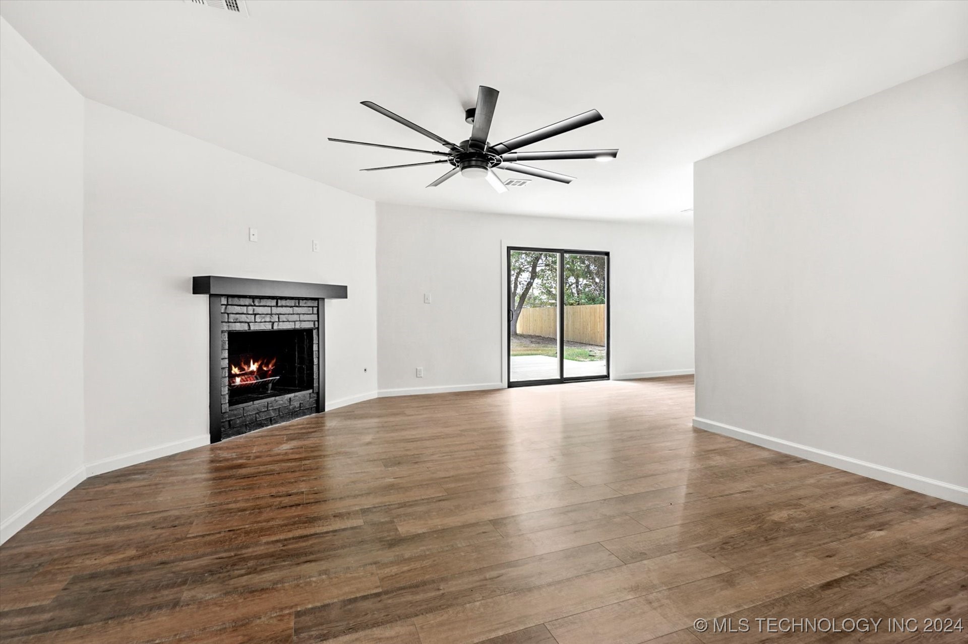 9308 E 40th Place