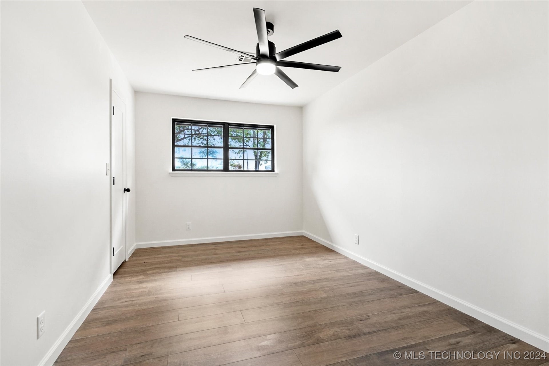9308 E 40th Place
