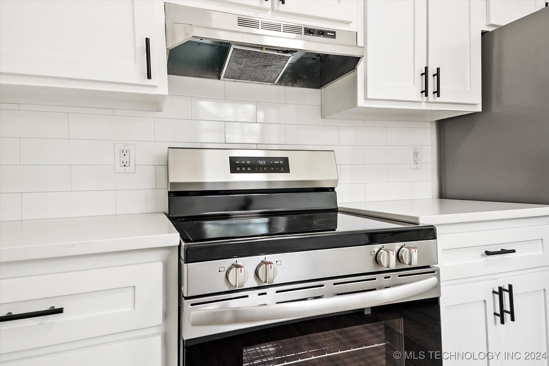 9308 E 40th Place