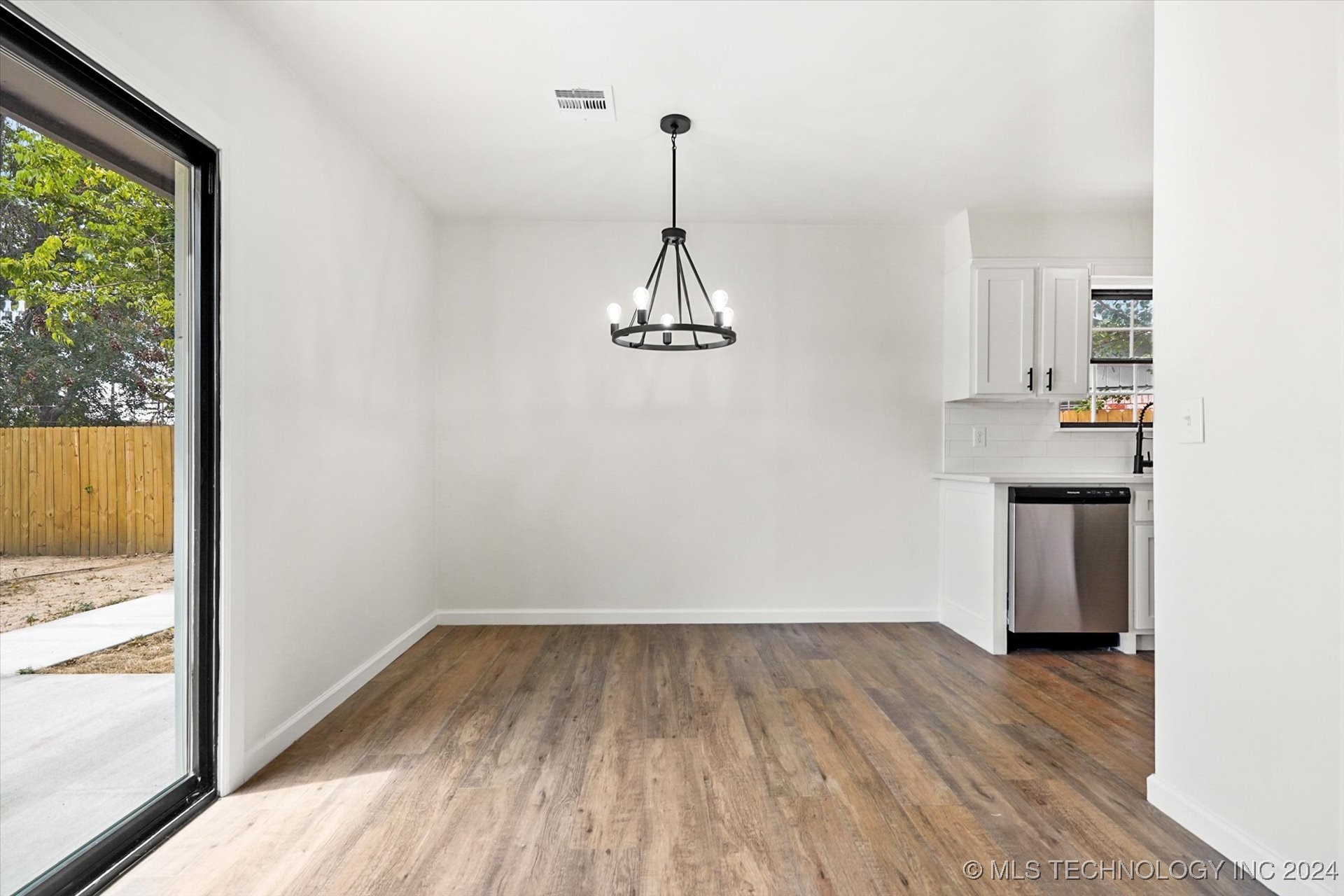 9308 E 40th Place