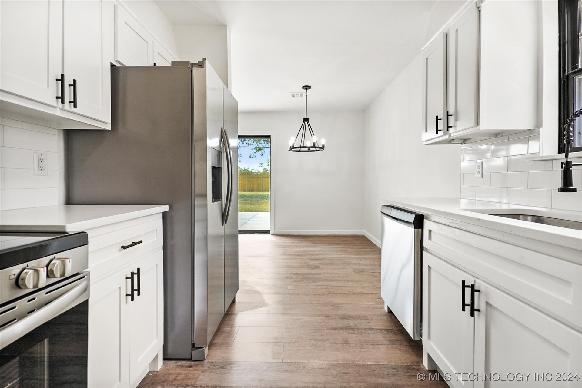 9308 E 40th Place