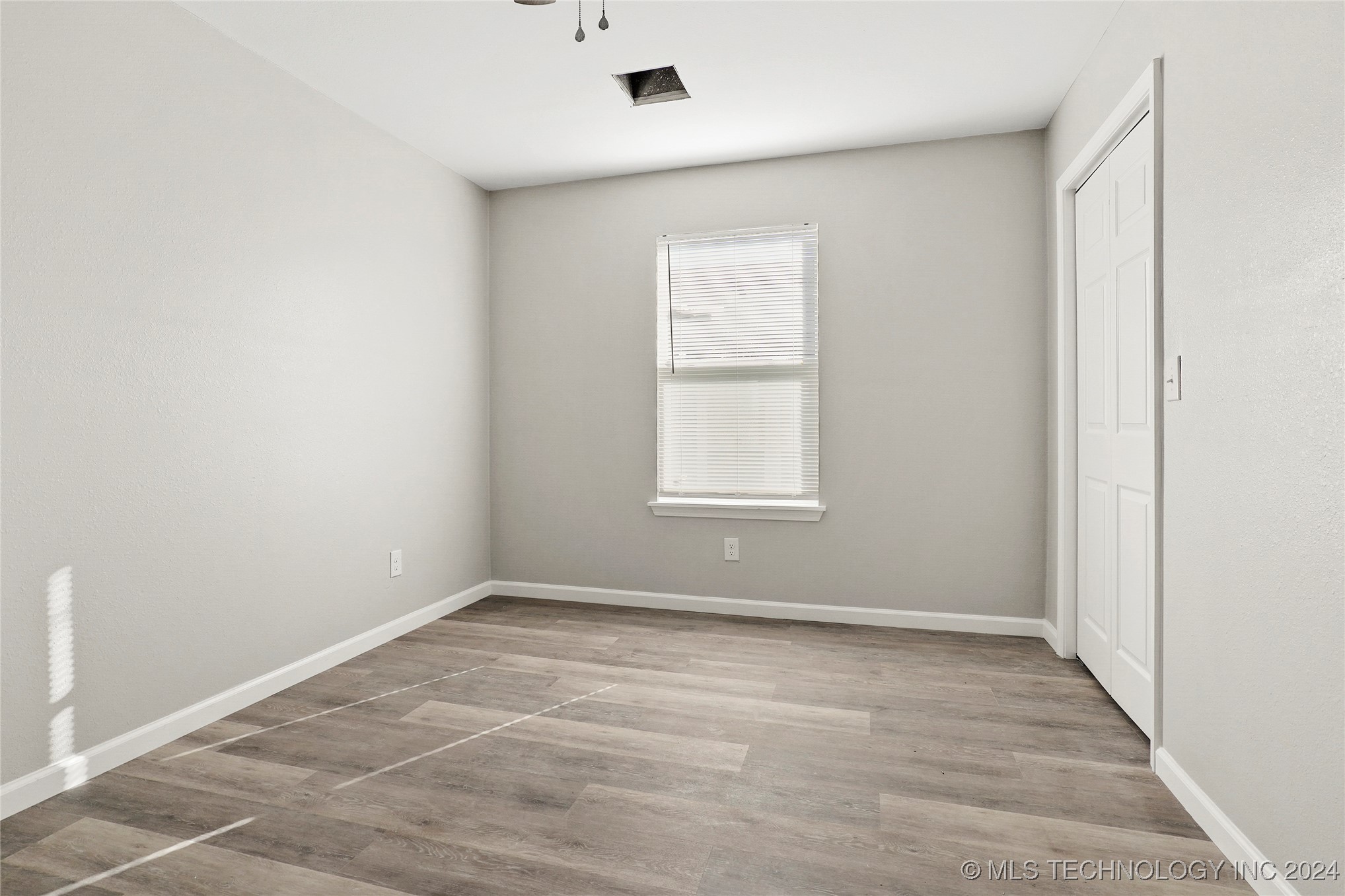 4116 W 56th Place