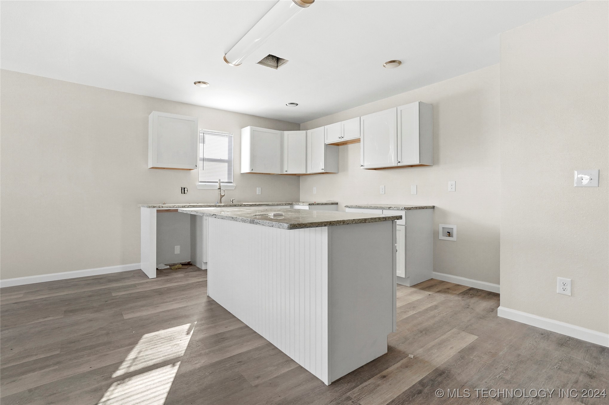 4116 W 56th Place