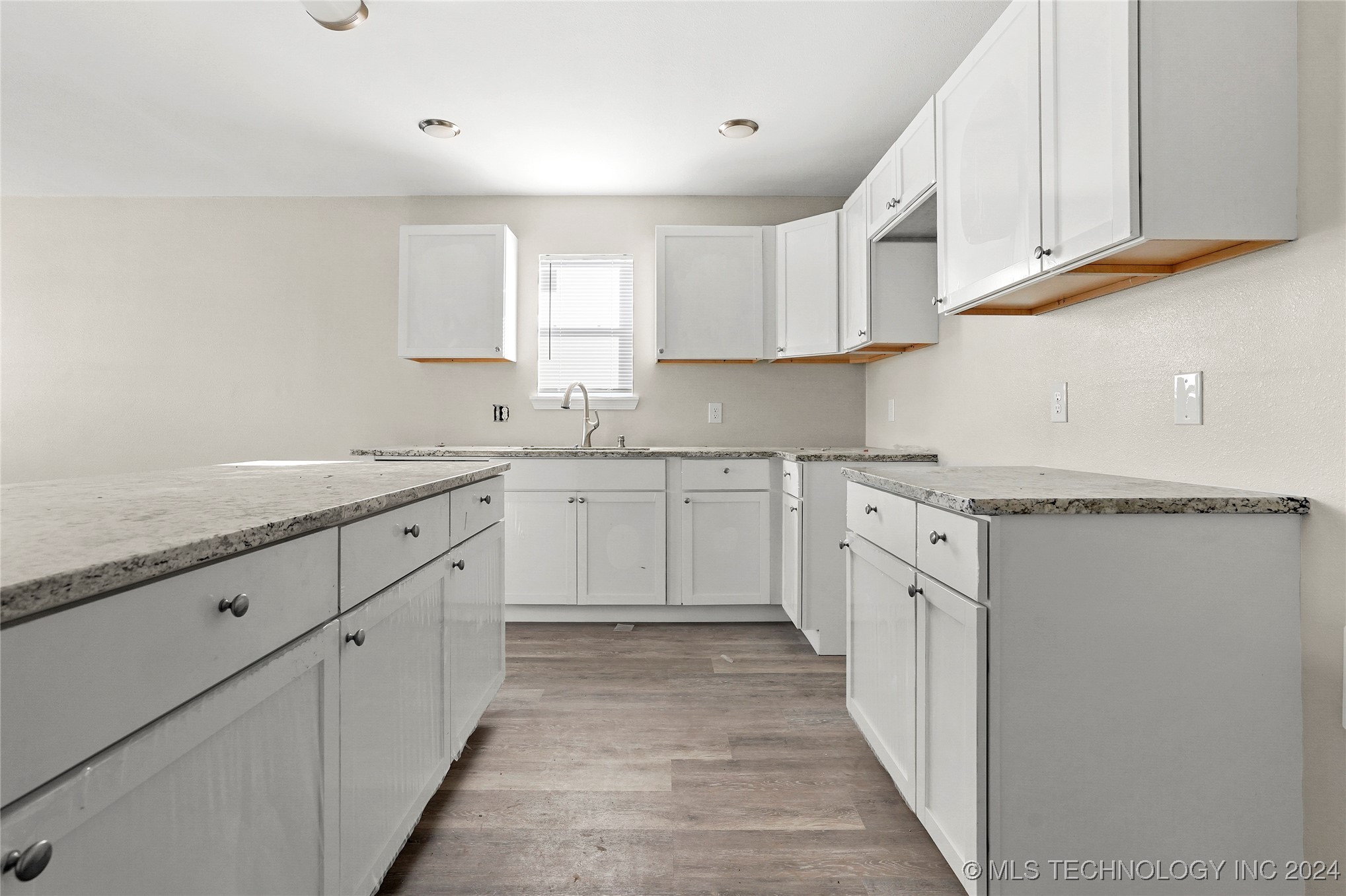 4116 W 56th Place