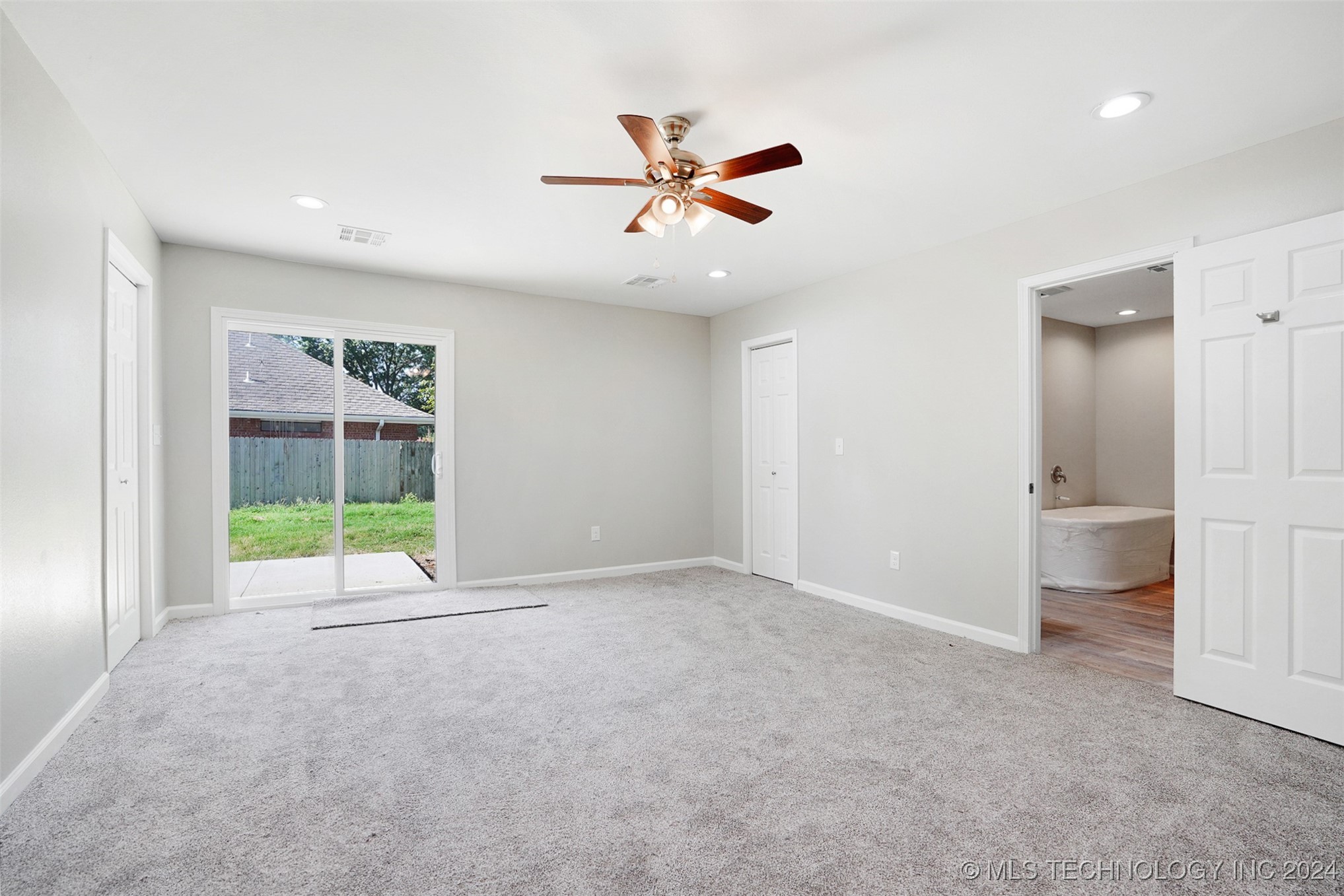 7012 E 89th Place
