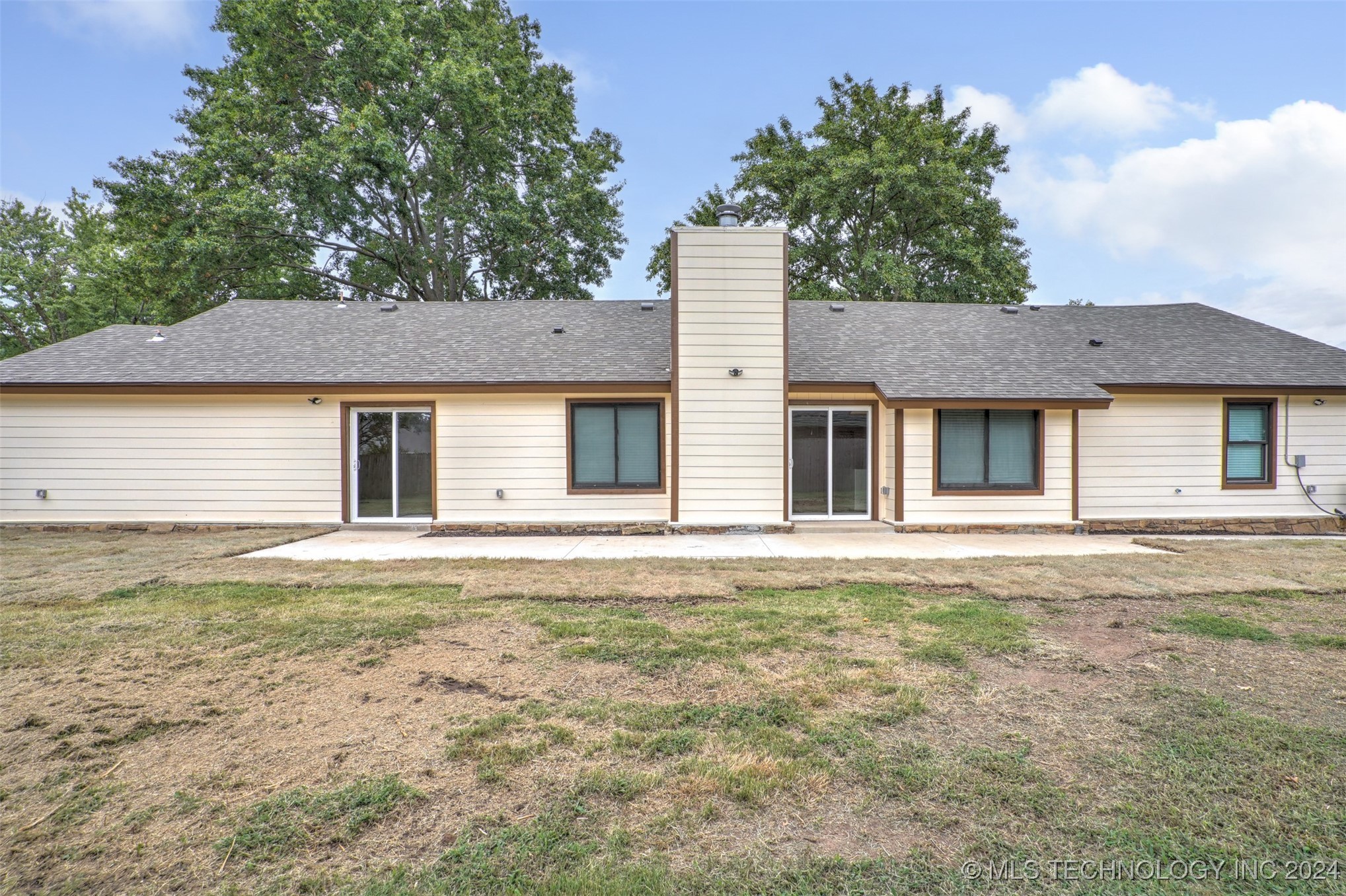 7012 E 89th Place