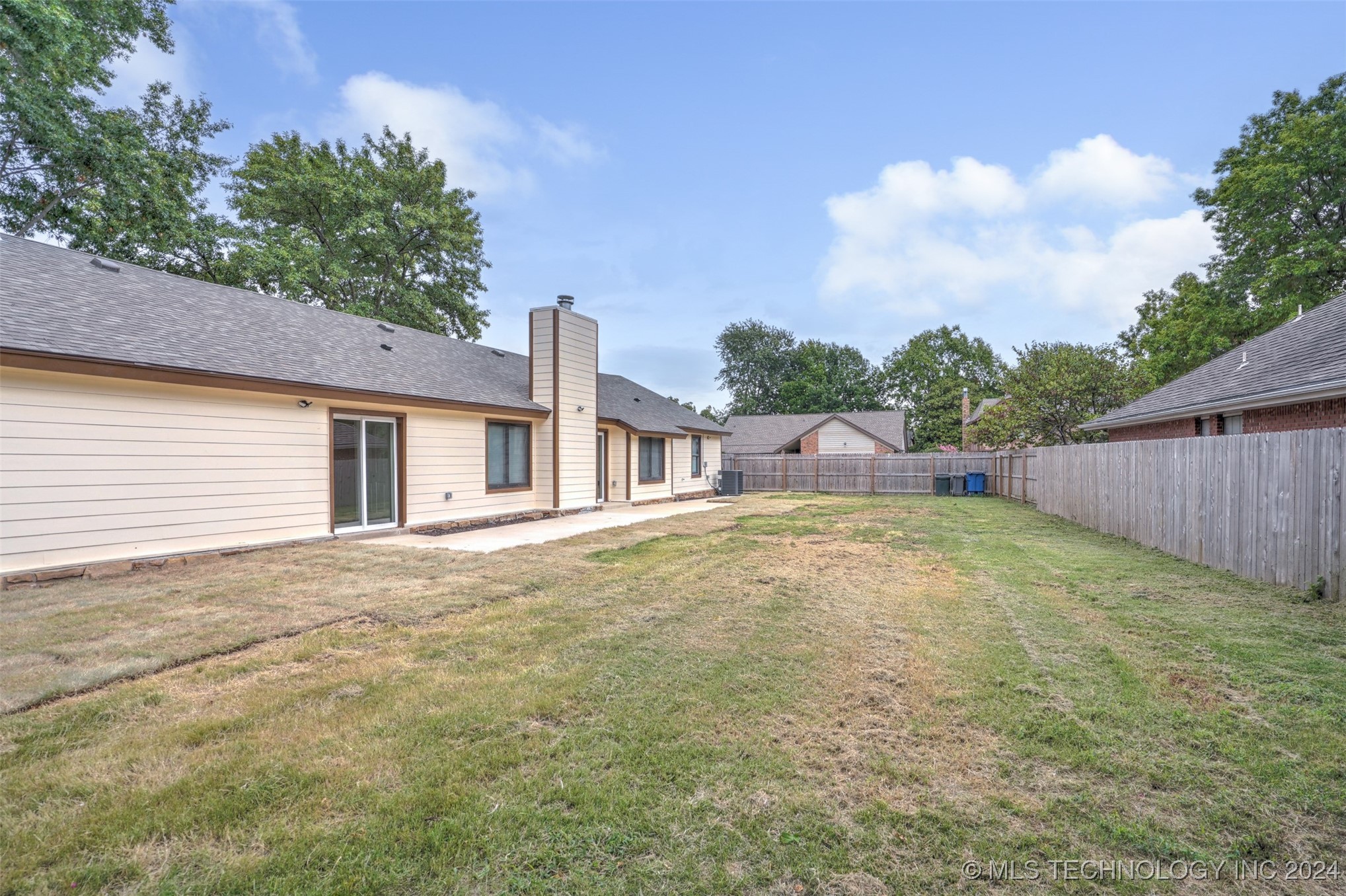 7012 E 89th Place