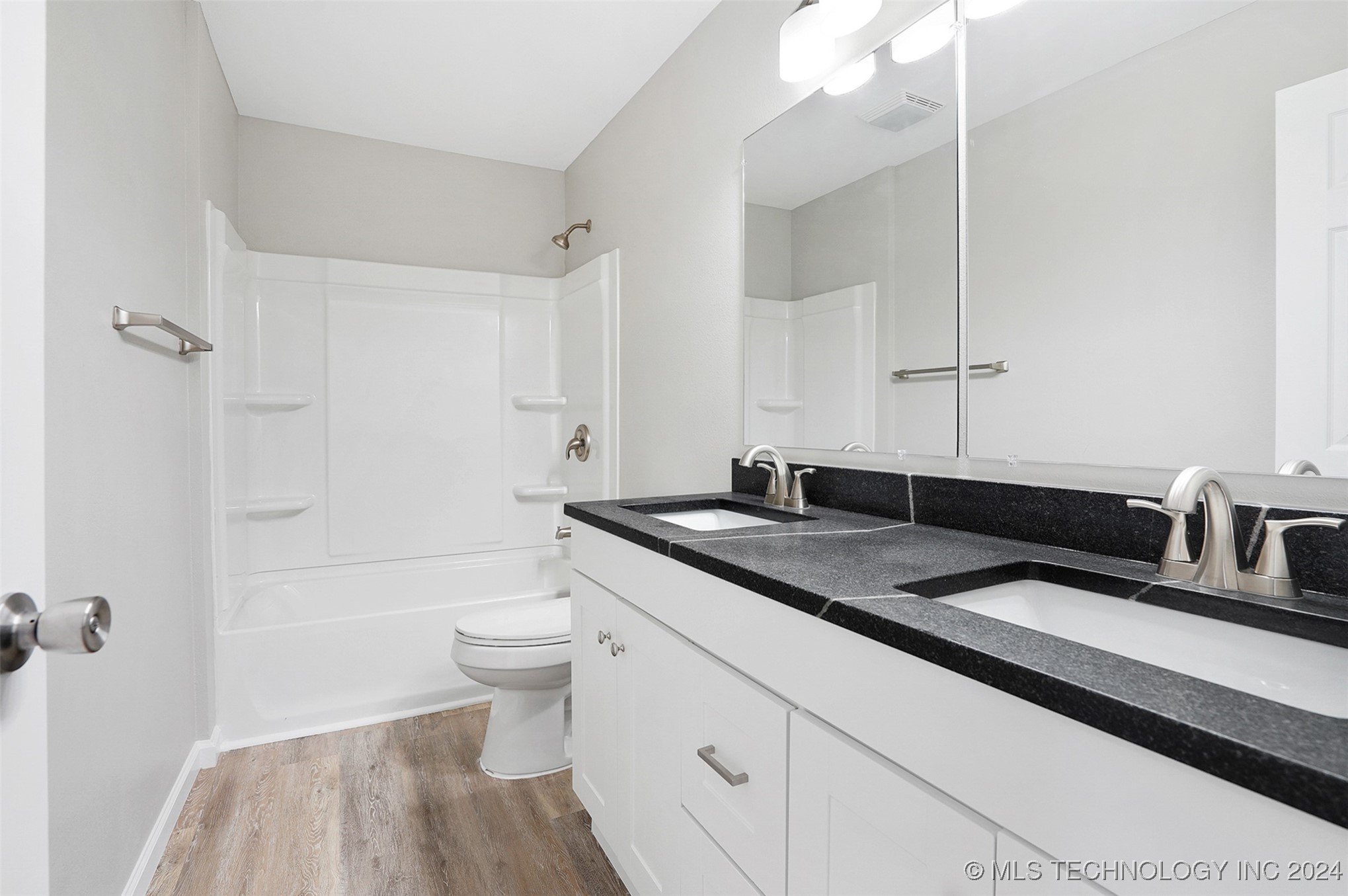 7012 E 89th Place