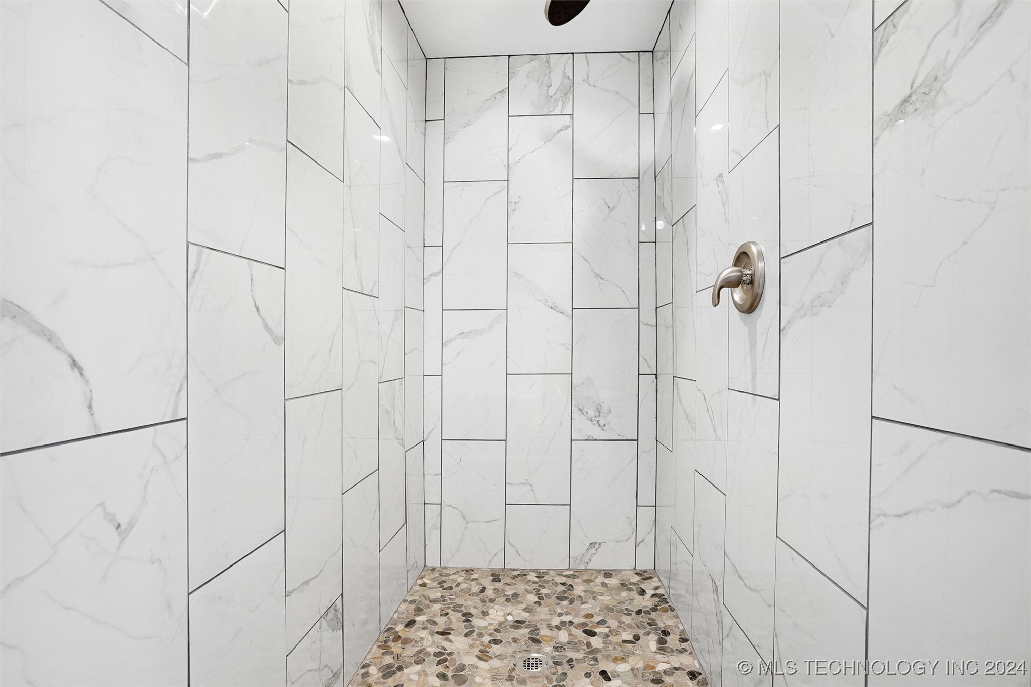 7012 E 89th Place