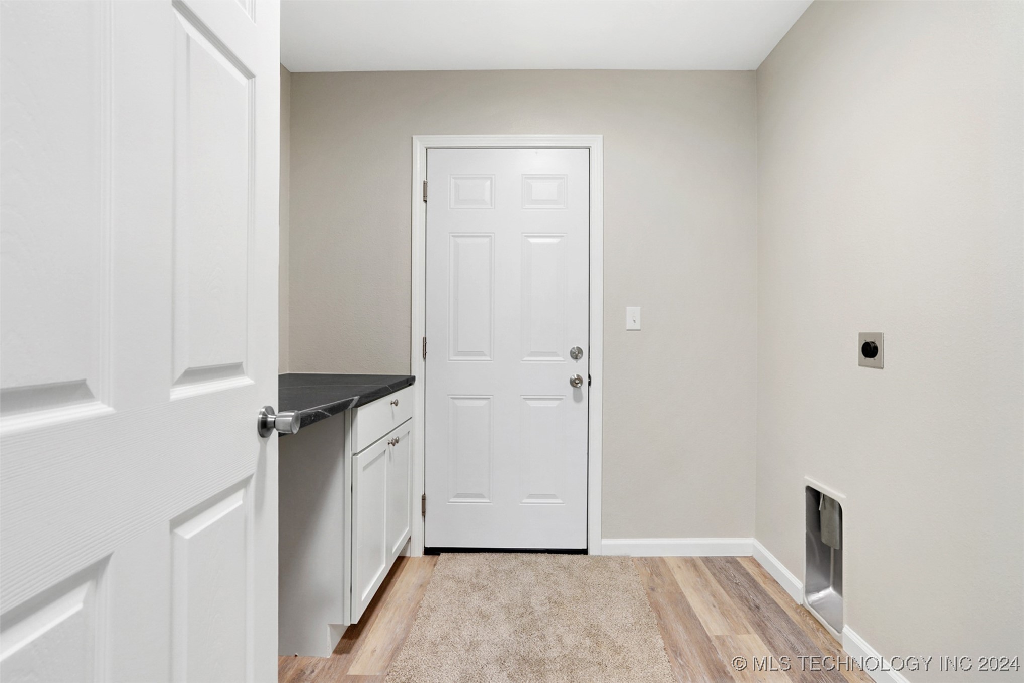 7012 E 89th Place