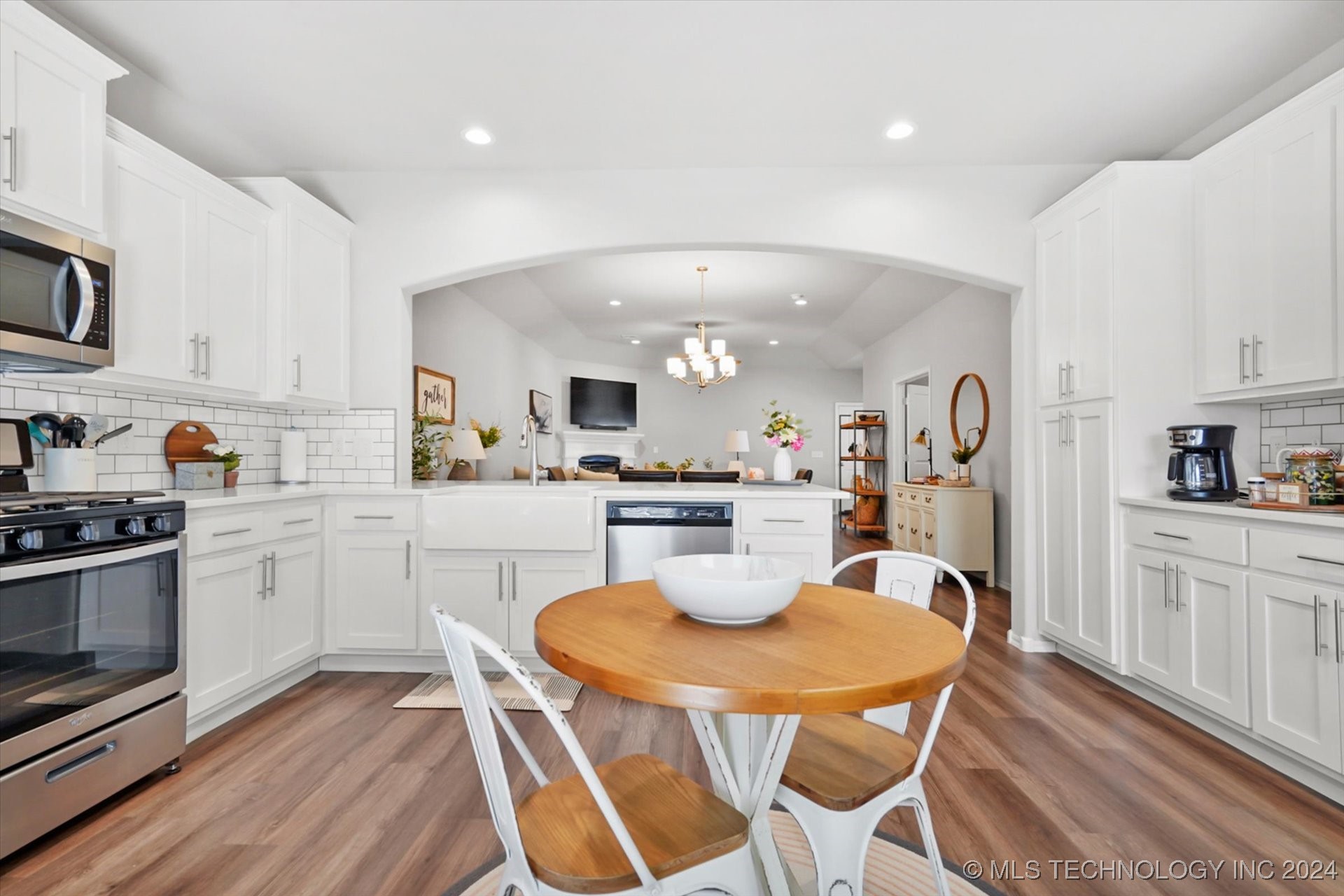 1903 W Imperial Street