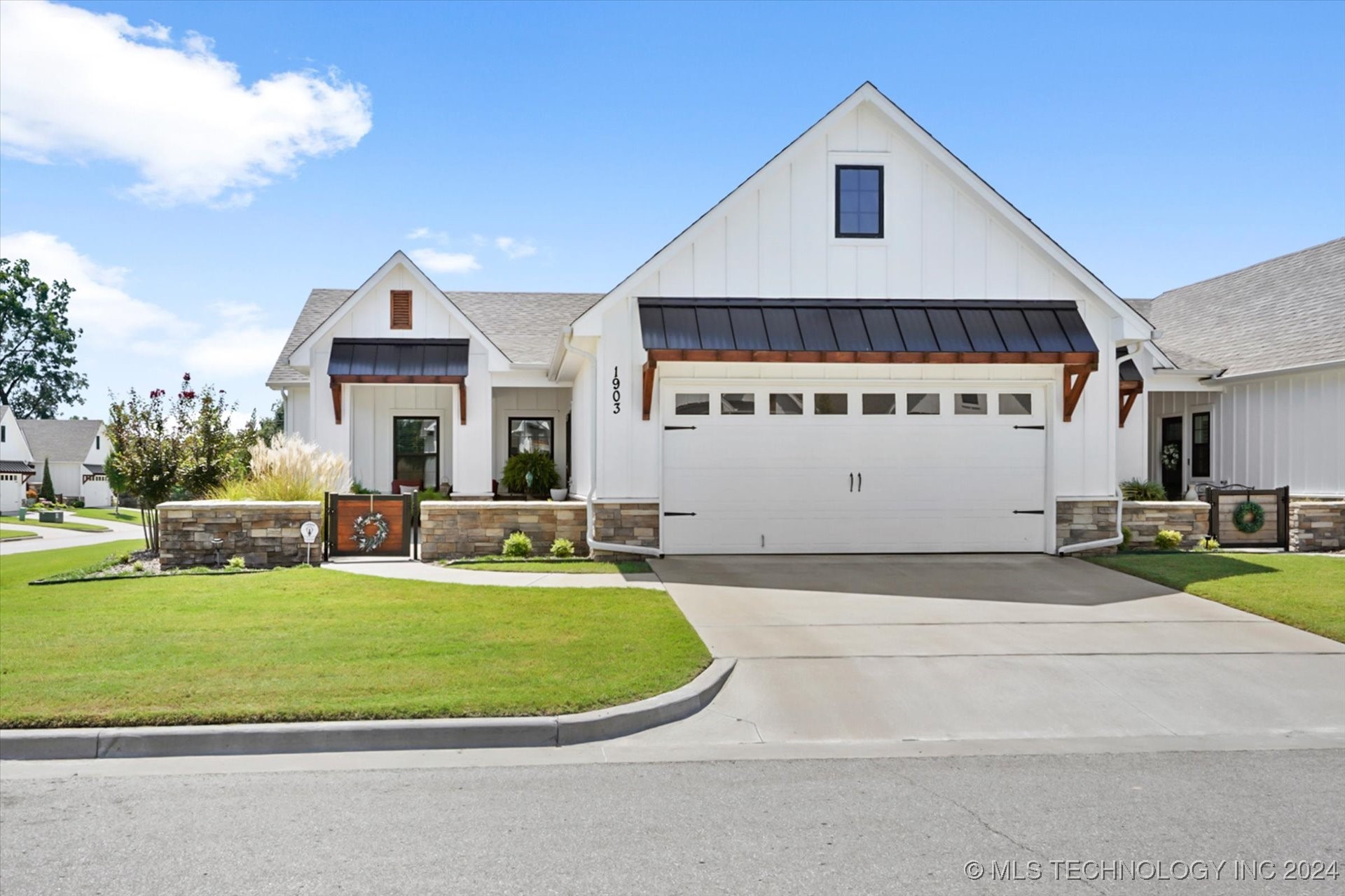 1903 W Imperial Street