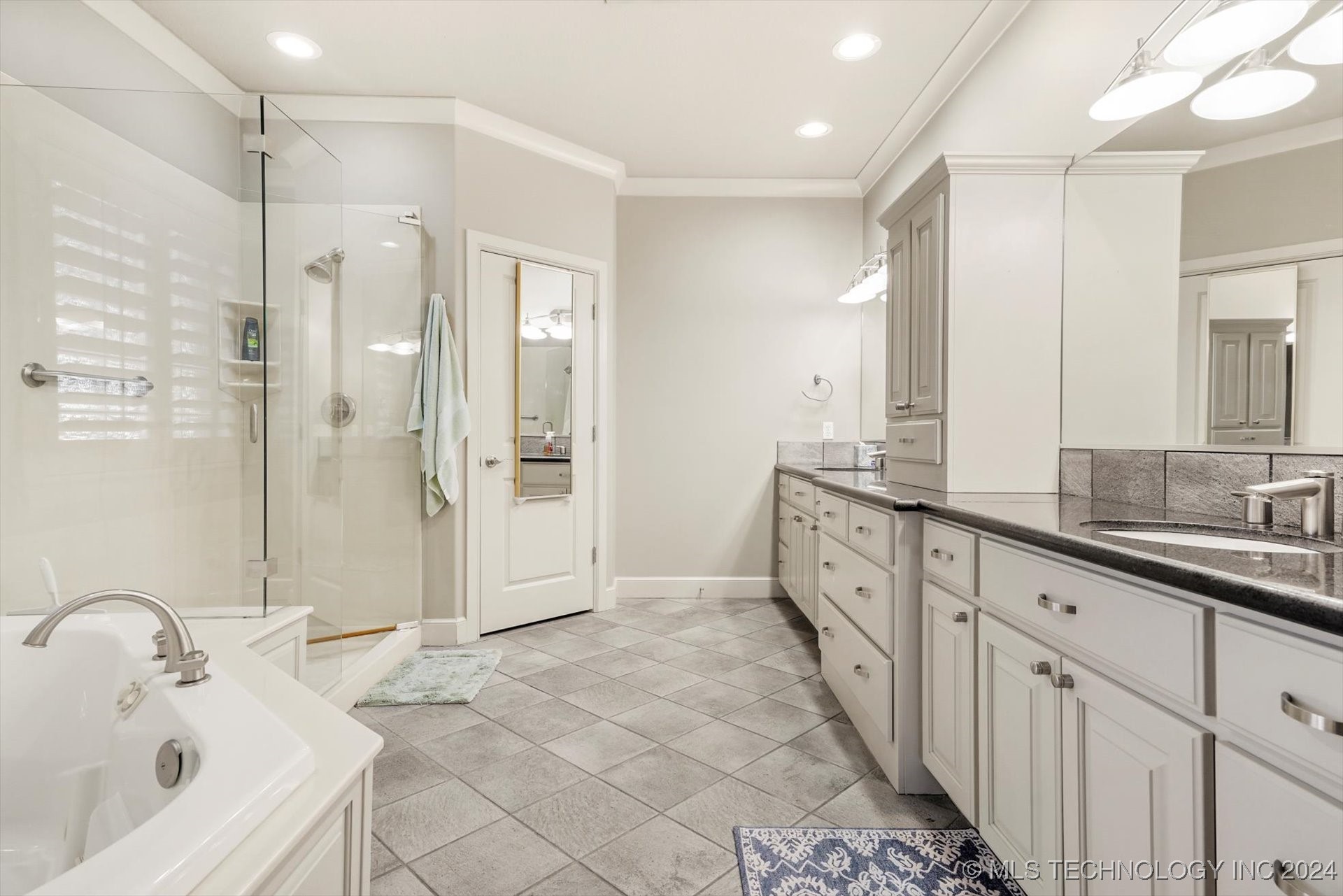 643 E Huntsville Place
