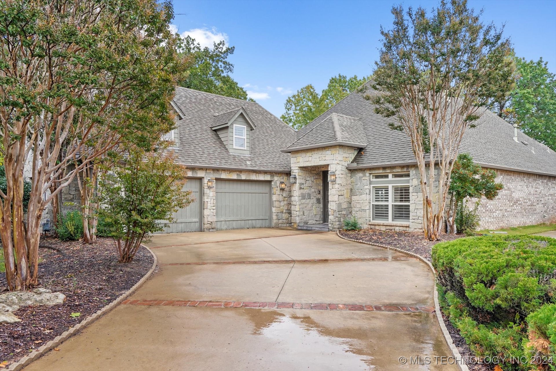 643 E Huntsville Place