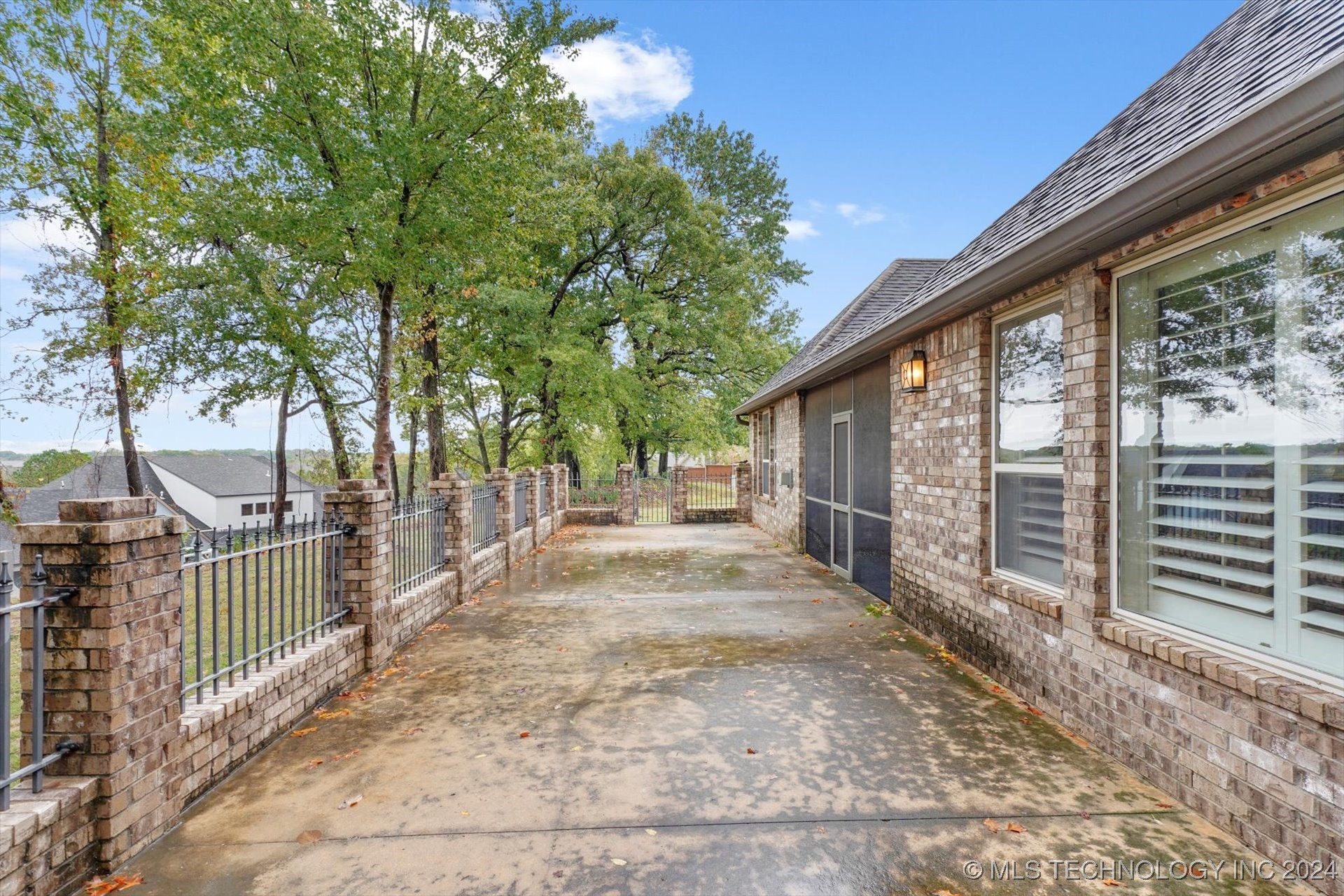 643 E Huntsville Place