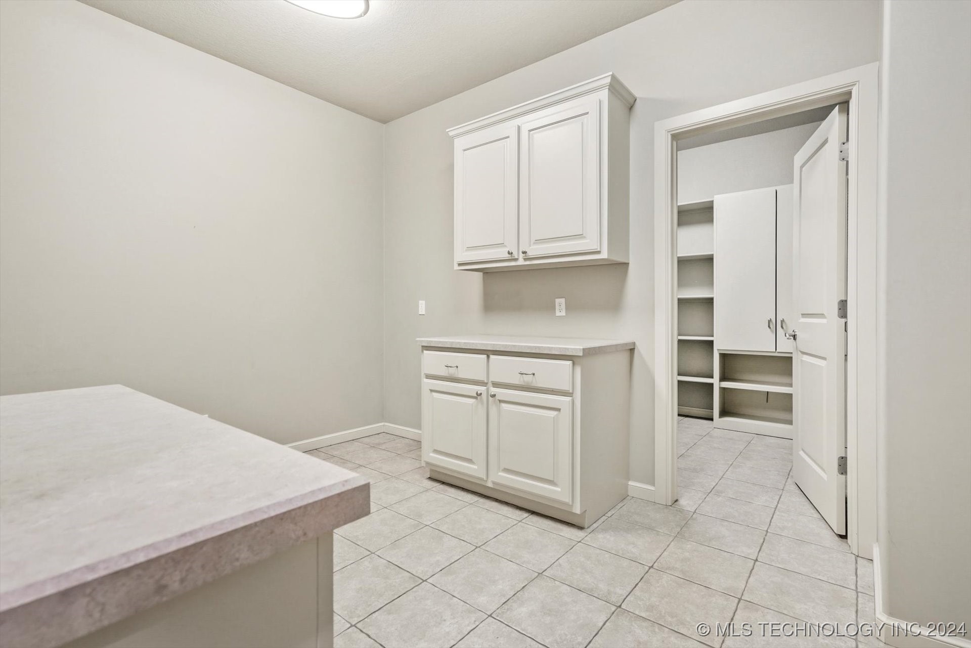 643 E Huntsville Place