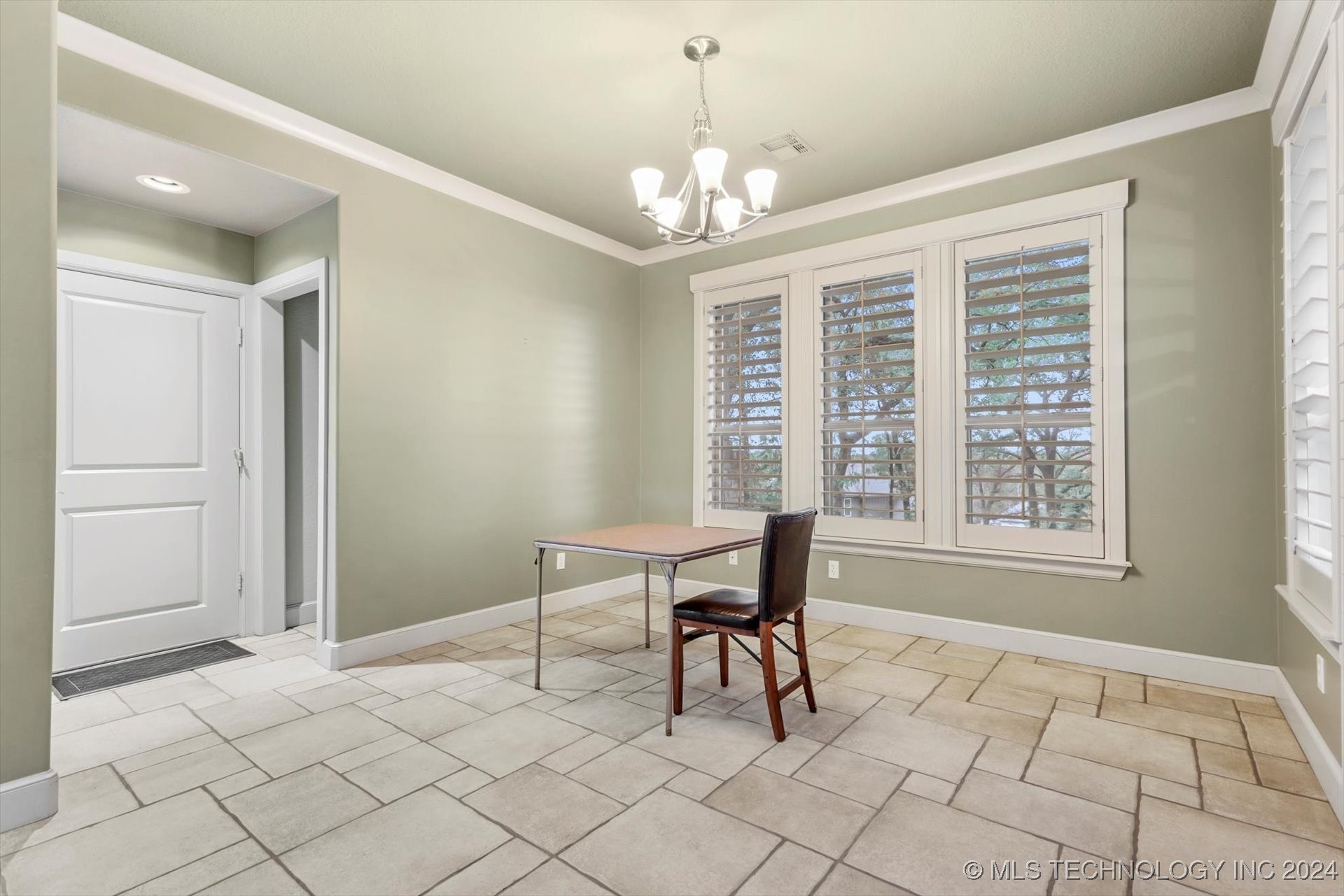 643 E Huntsville Place