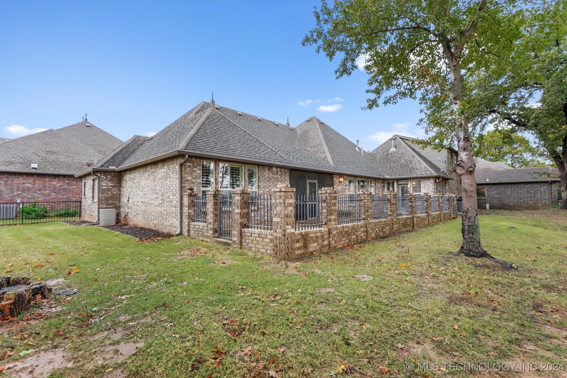 643 E Huntsville Place