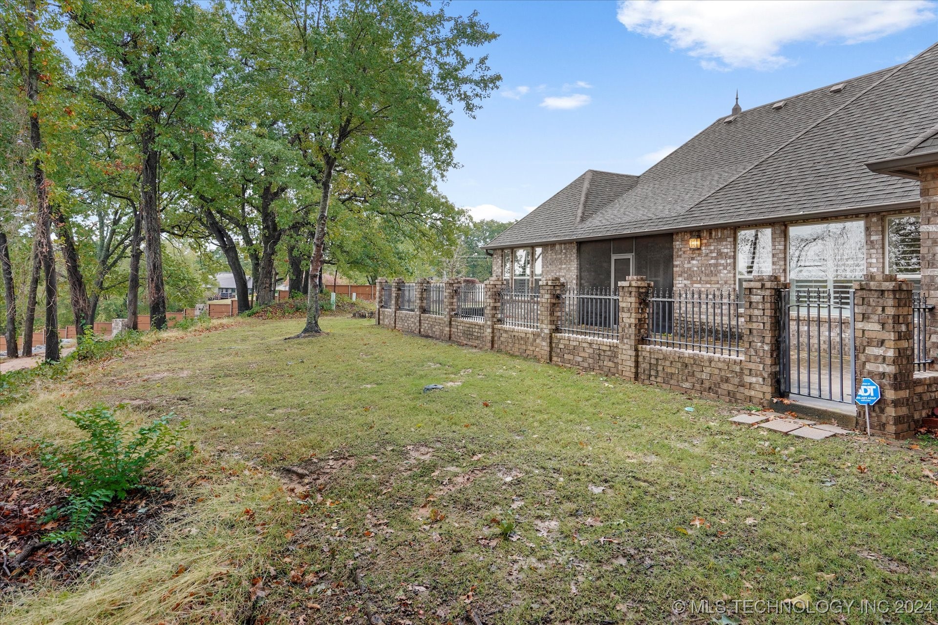 643 E Huntsville Place