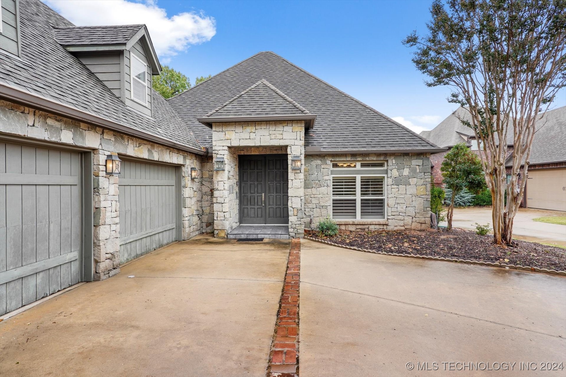 643 E Huntsville Place