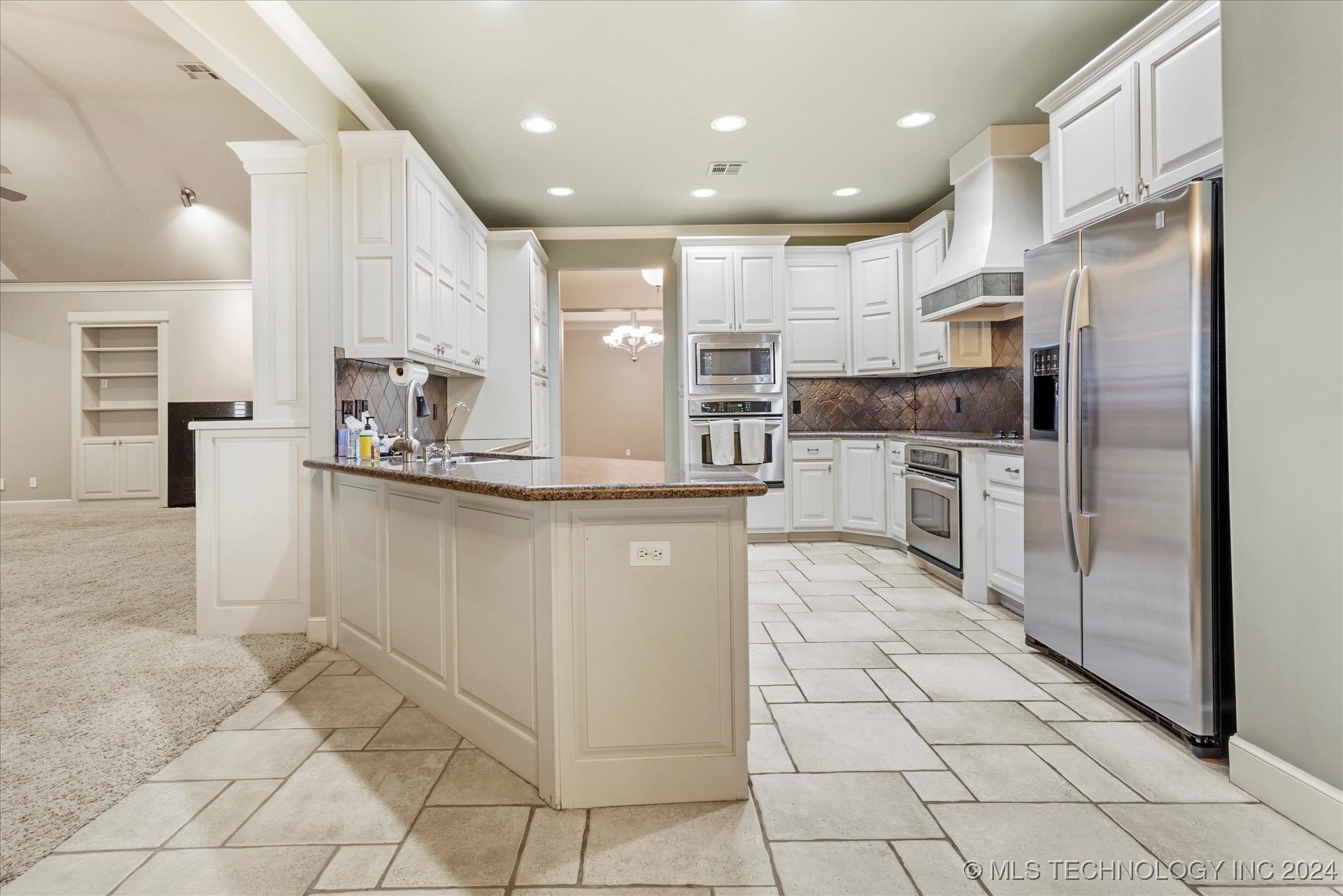 643 E Huntsville Place