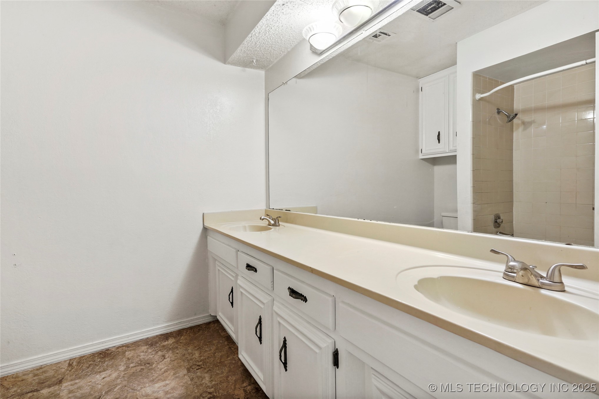 2308 W Edgewater Street