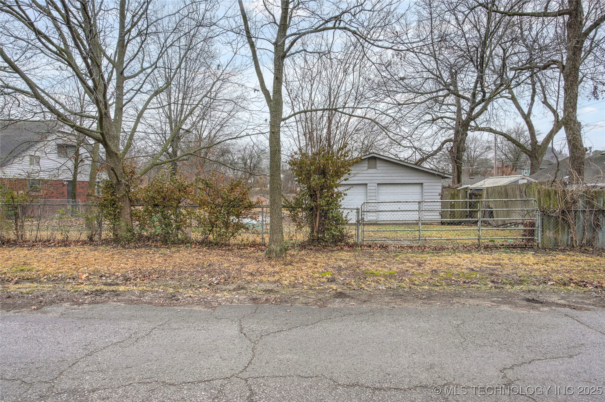 313 W Freeport Street