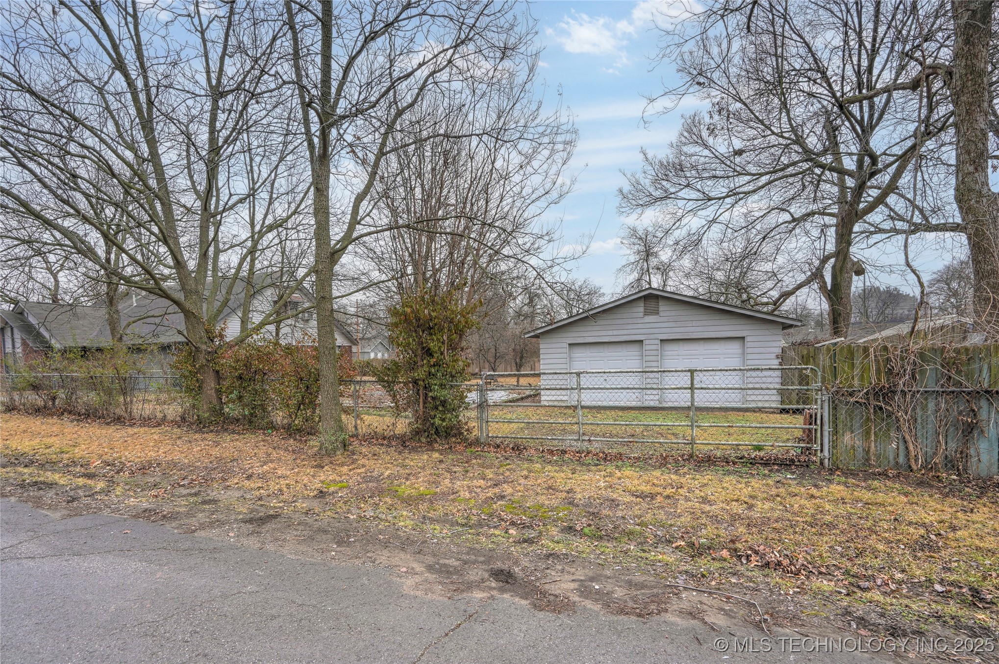 313 W Freeport Street