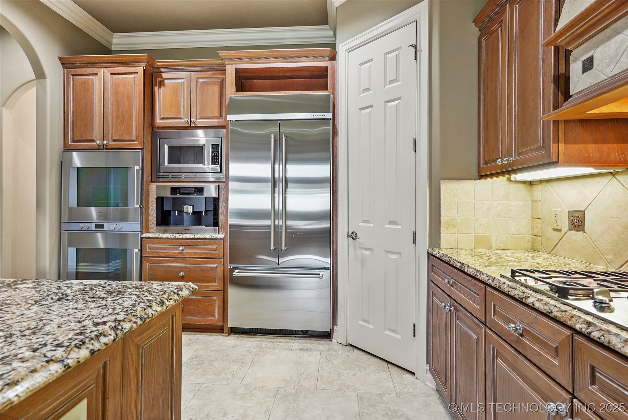 5816 W Orlando Circle